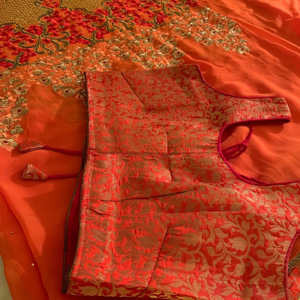Embroidered sari - Picture 2 of 4